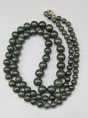 Vintage Green Jade Necklace,30"